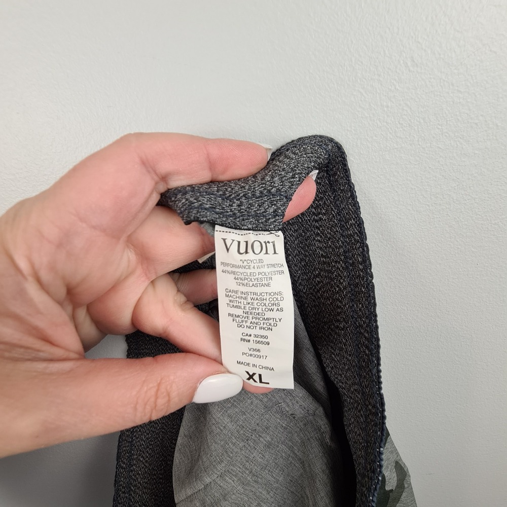 Vuori Short Mens XL Gray Camo Performance 4 Way Stretch Athletic Shorts Swim - Picture 2 of 12